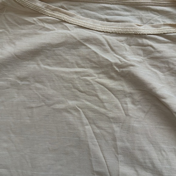 Lululemon Back in Action Tee - Picture 5 of 6